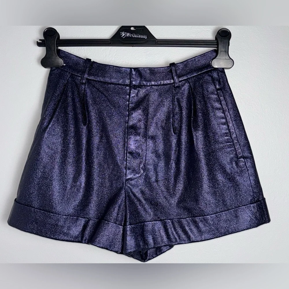 Alice + Olivia Conry Vegan Leather Cuff Shorts/ Size 0